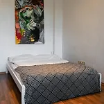 Apartment Artistic In The Heart Of