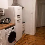 Artistic In The Heart Of Apartment *