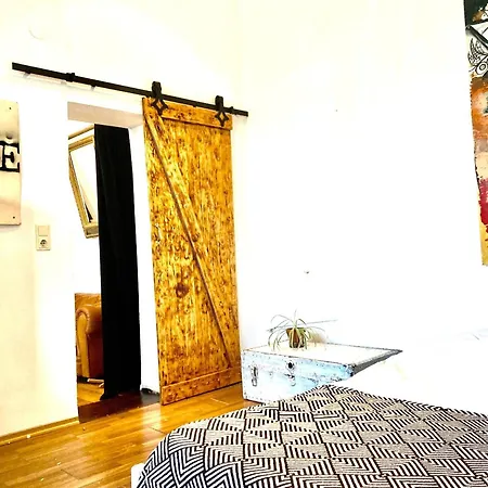 Artistic In The Heart Of Apartment
