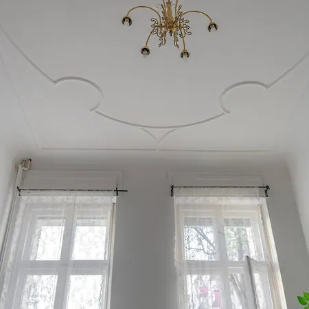 Apartment Artistic In The Heart Of *