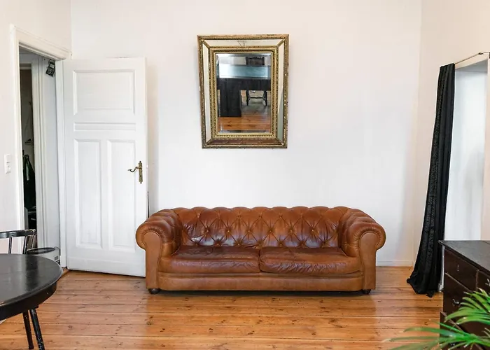 Artistic In The Heart Of Apartment *