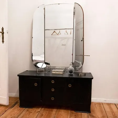 Artistic In The Heart Of Apartment Berlin