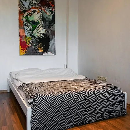 Apartment Artistic In The Heart Of