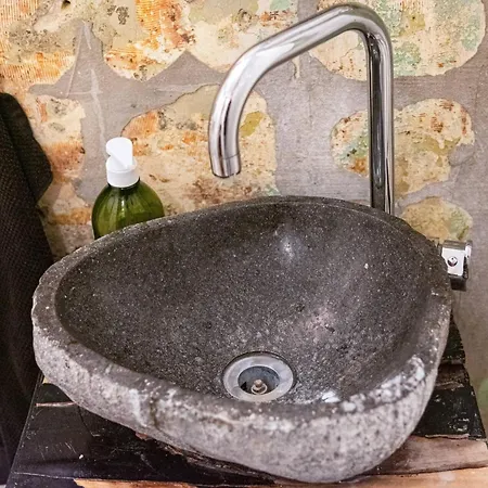 Artistic In The Heart Of Apartment Berlin